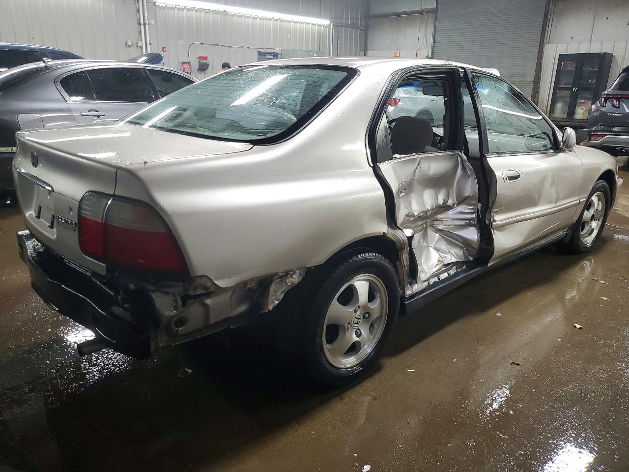 1997 HONDA ACCORD SE photo 3