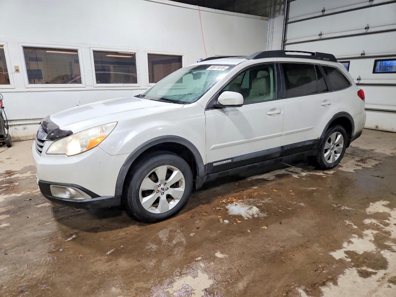 2011 SUBARU OUTBACK