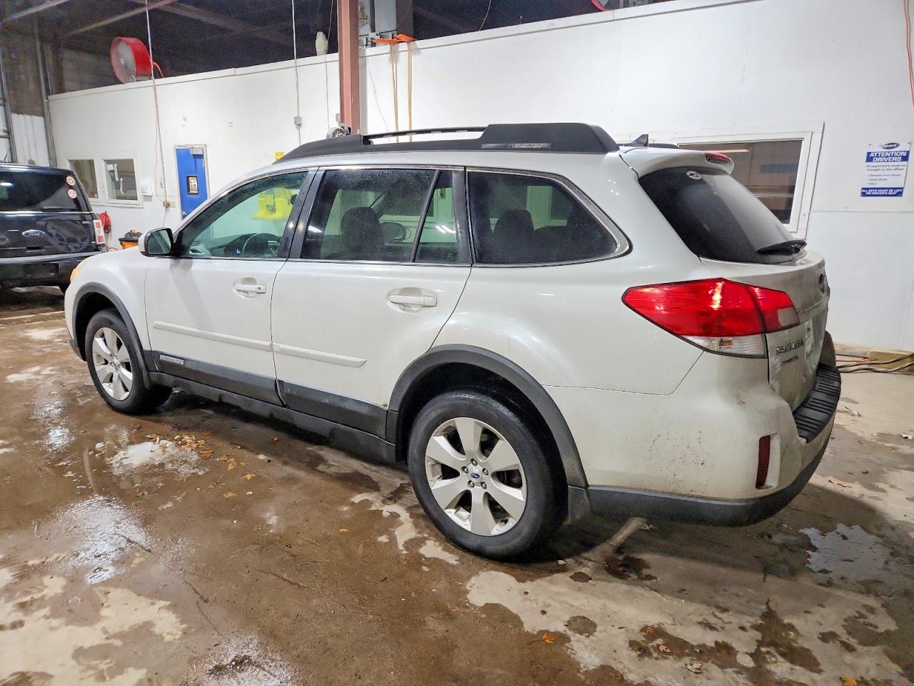 2011 SUBARU OUTBACK 2.5I LIMITED photo 3