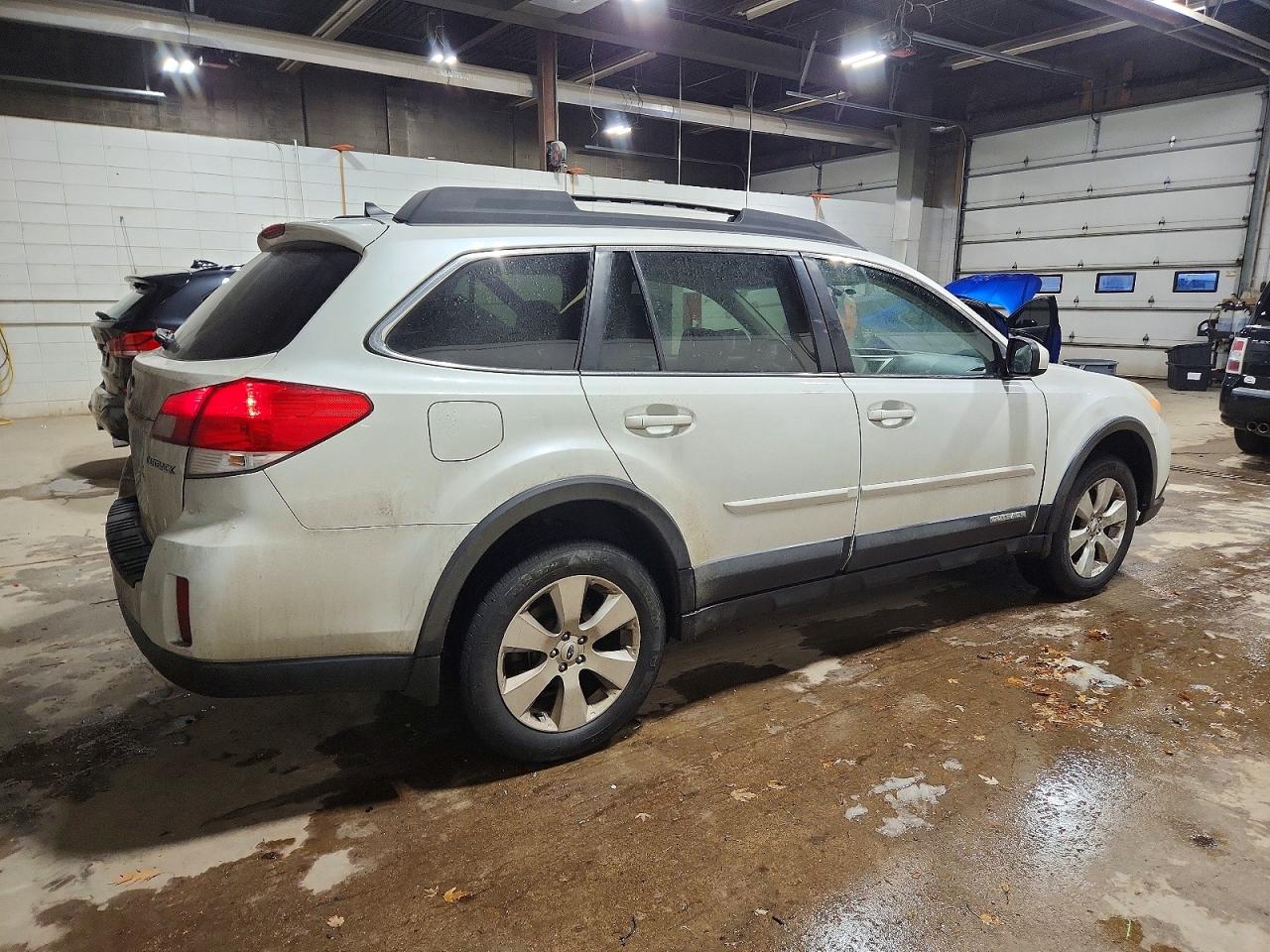 2011 SUBARU OUTBACK 2.5I LIMITED photo 5