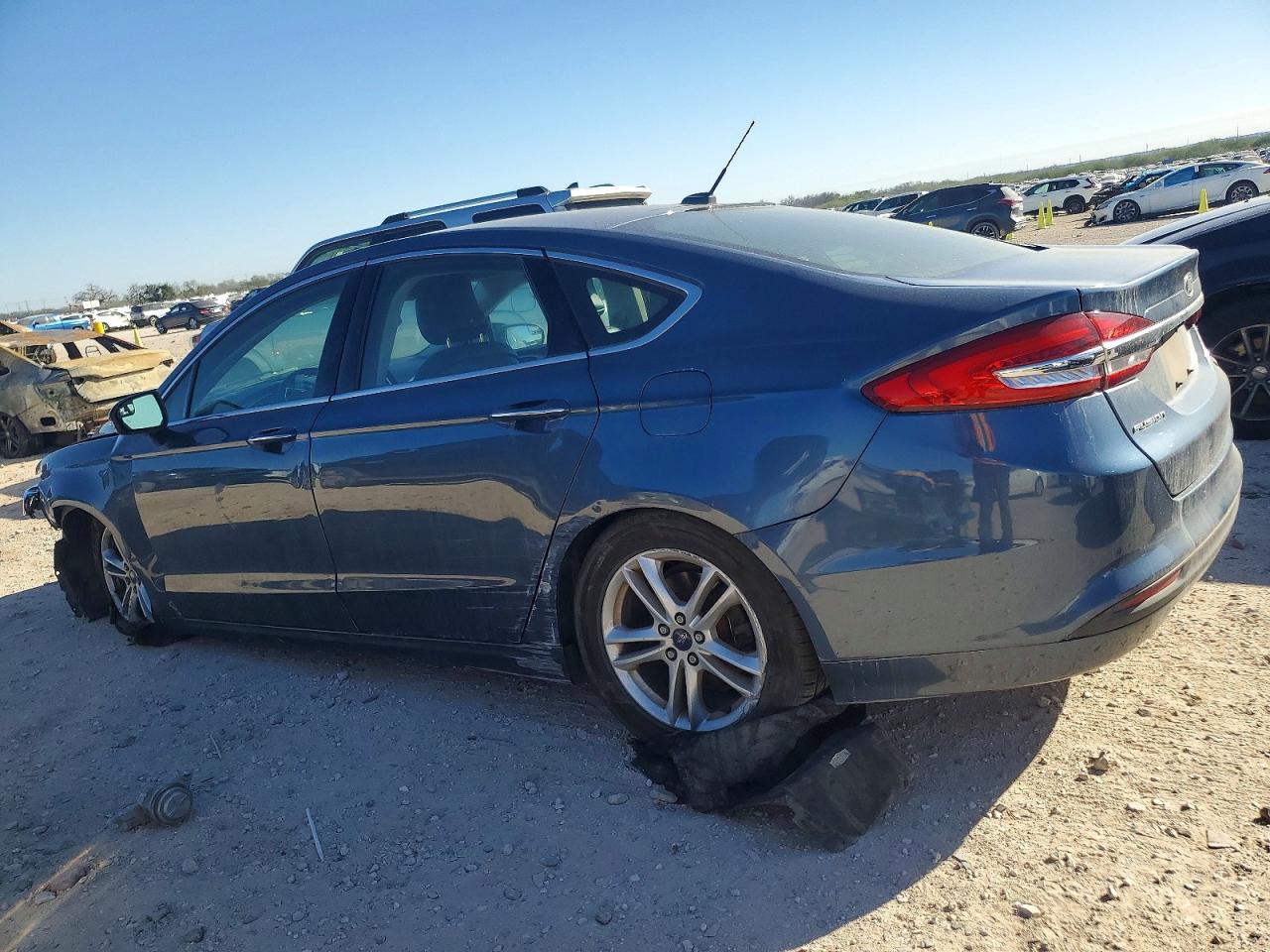 2018 FORD FUSION SE photo 2