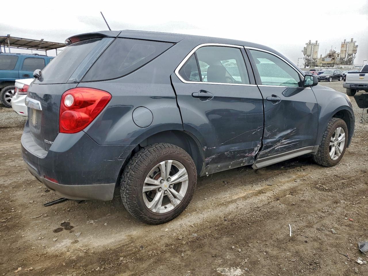 2013 CHEVROLET EQUINOX LS photo 3