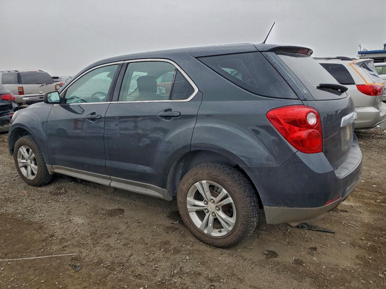 2013 CHEVROLET EQUINOX LS photo 2