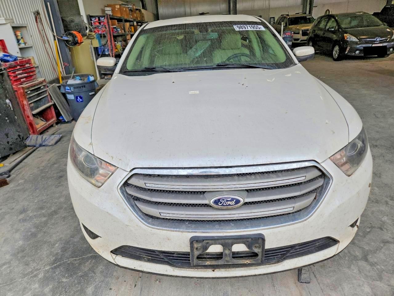 2015 FORD TAURUS SEL photo 5