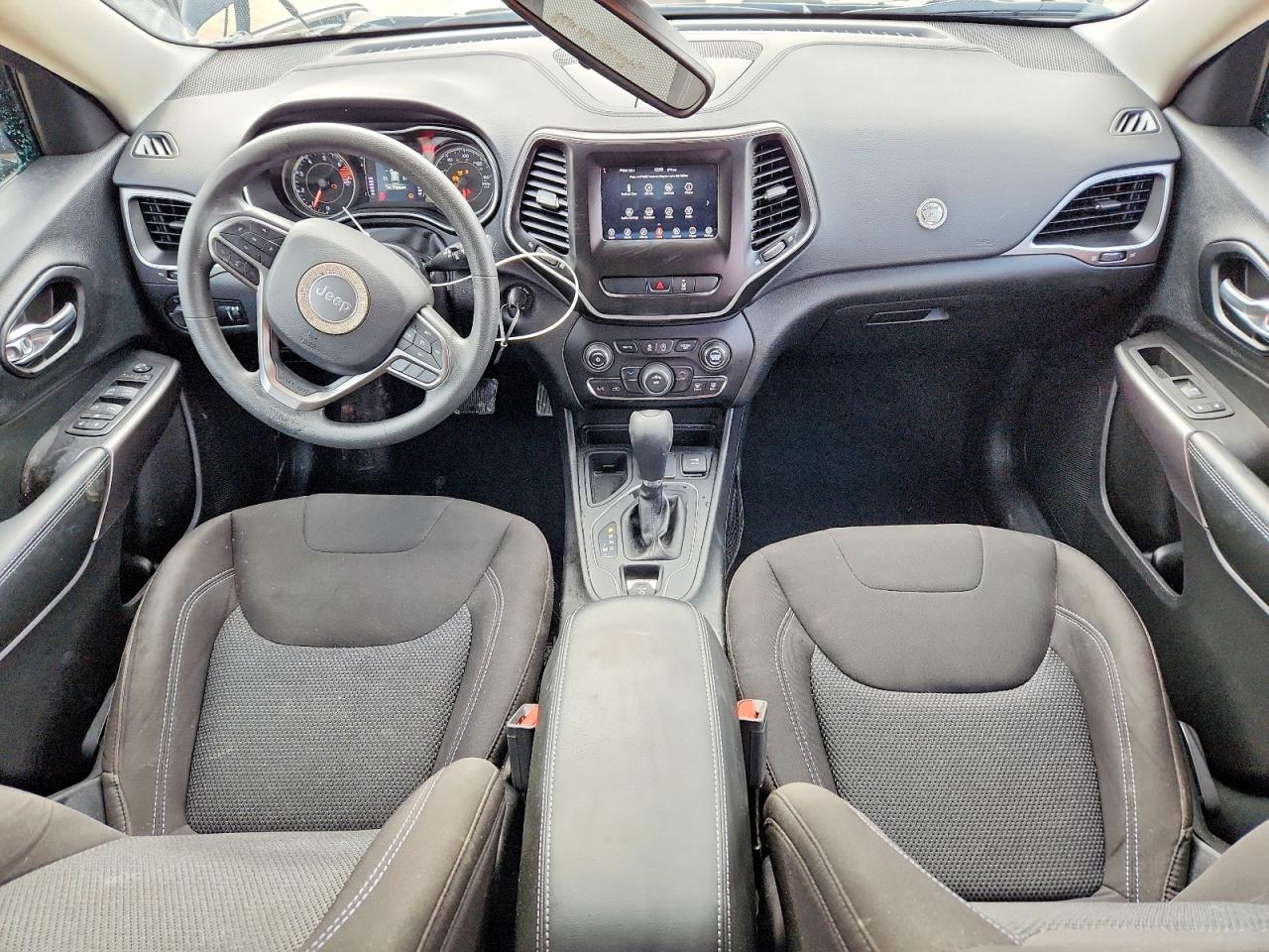 2021 JEEP CHEROKEE LATITUDE photo 8