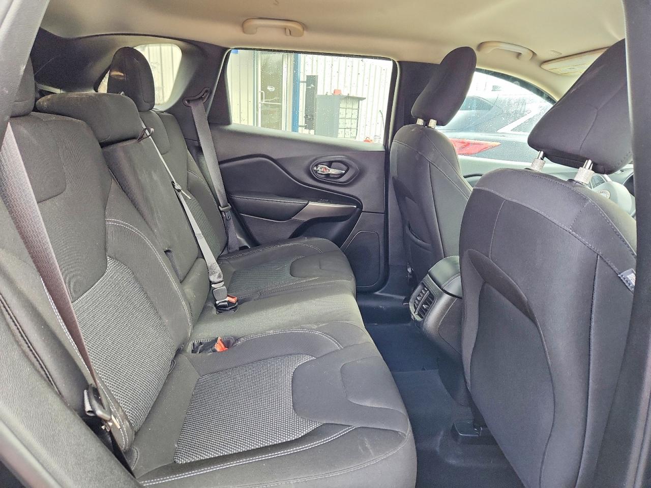 2021 JEEP CHEROKEE LATITUDE photo 11