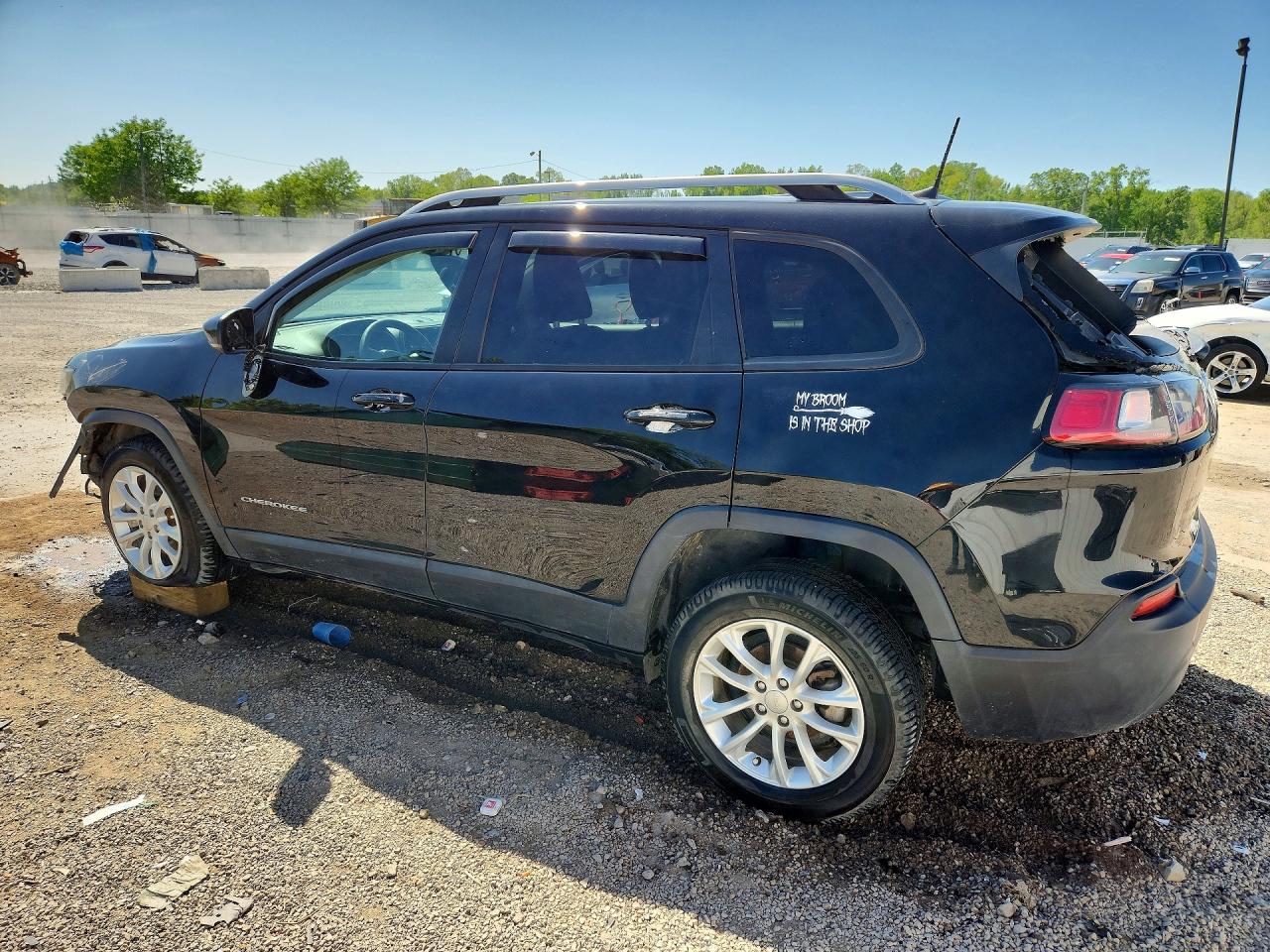 2021 JEEP CHEROKEE LATITUDE photo 2
