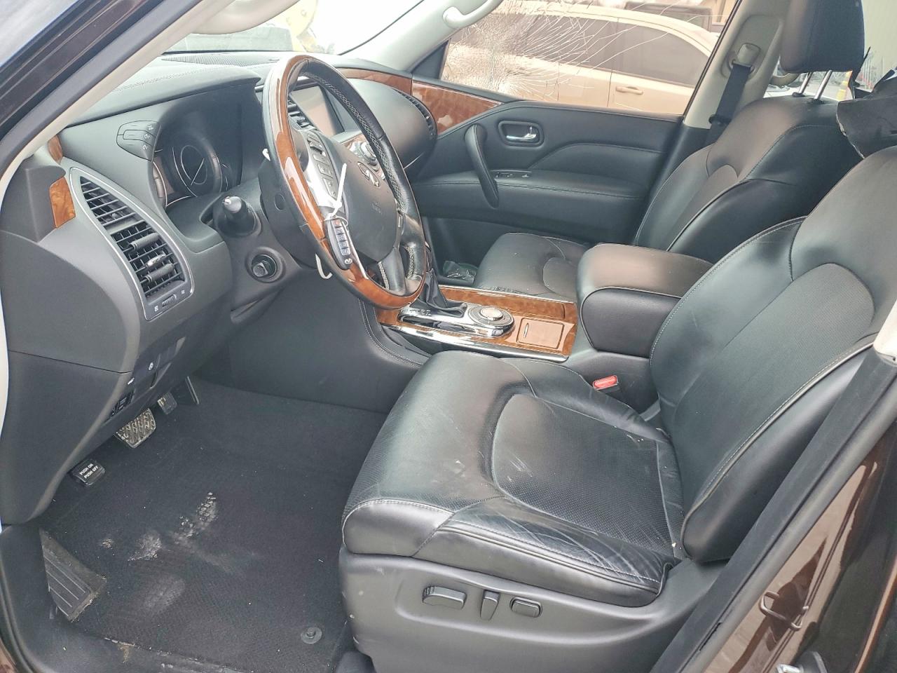2019 INFINITI QX80 LUXE photo 13