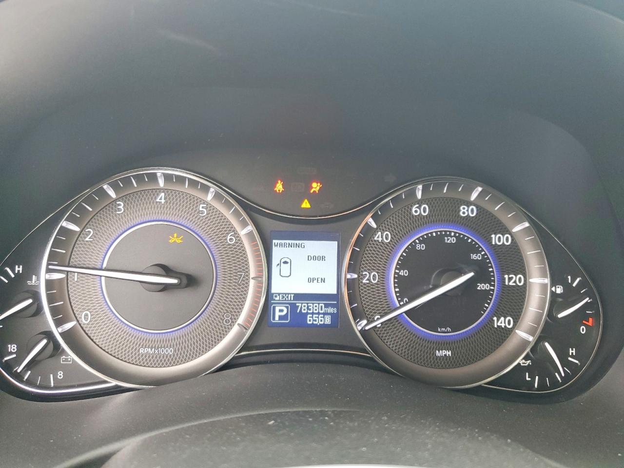 2019 INFINITI QX80 LUXE photo 17