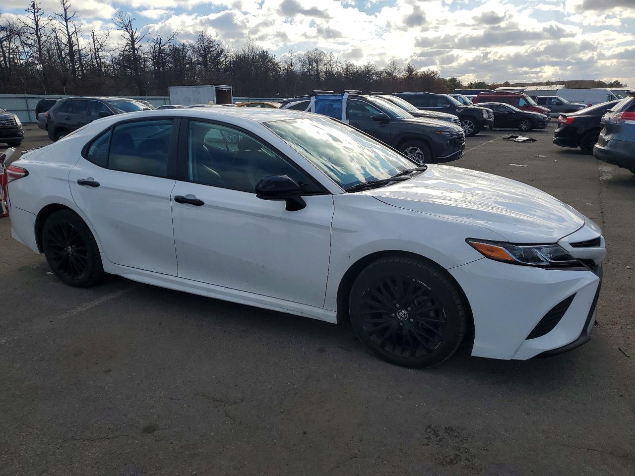 2020 TOYOTA CAMRY SE photo 7