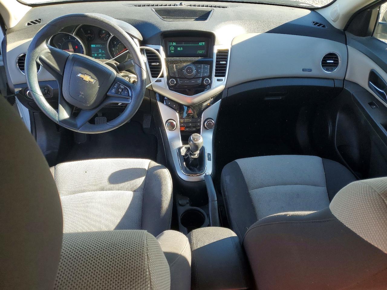 2014 CHEVROLET CRUZE LS photo 8
