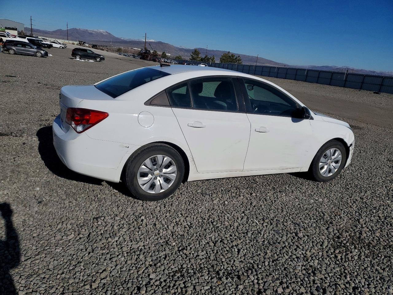 2014 CHEVROLET CRUZE LS photo 3