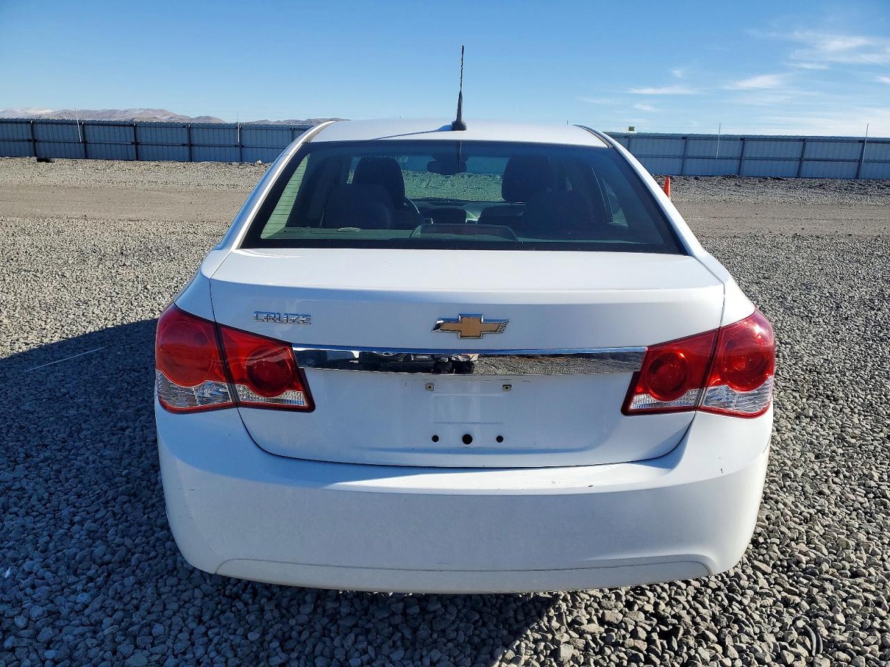 2014 CHEVROLET CRUZE LS photo 6