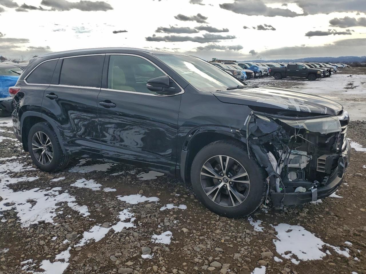2016 TOYOTA HIGHLANDER XLE photo 4