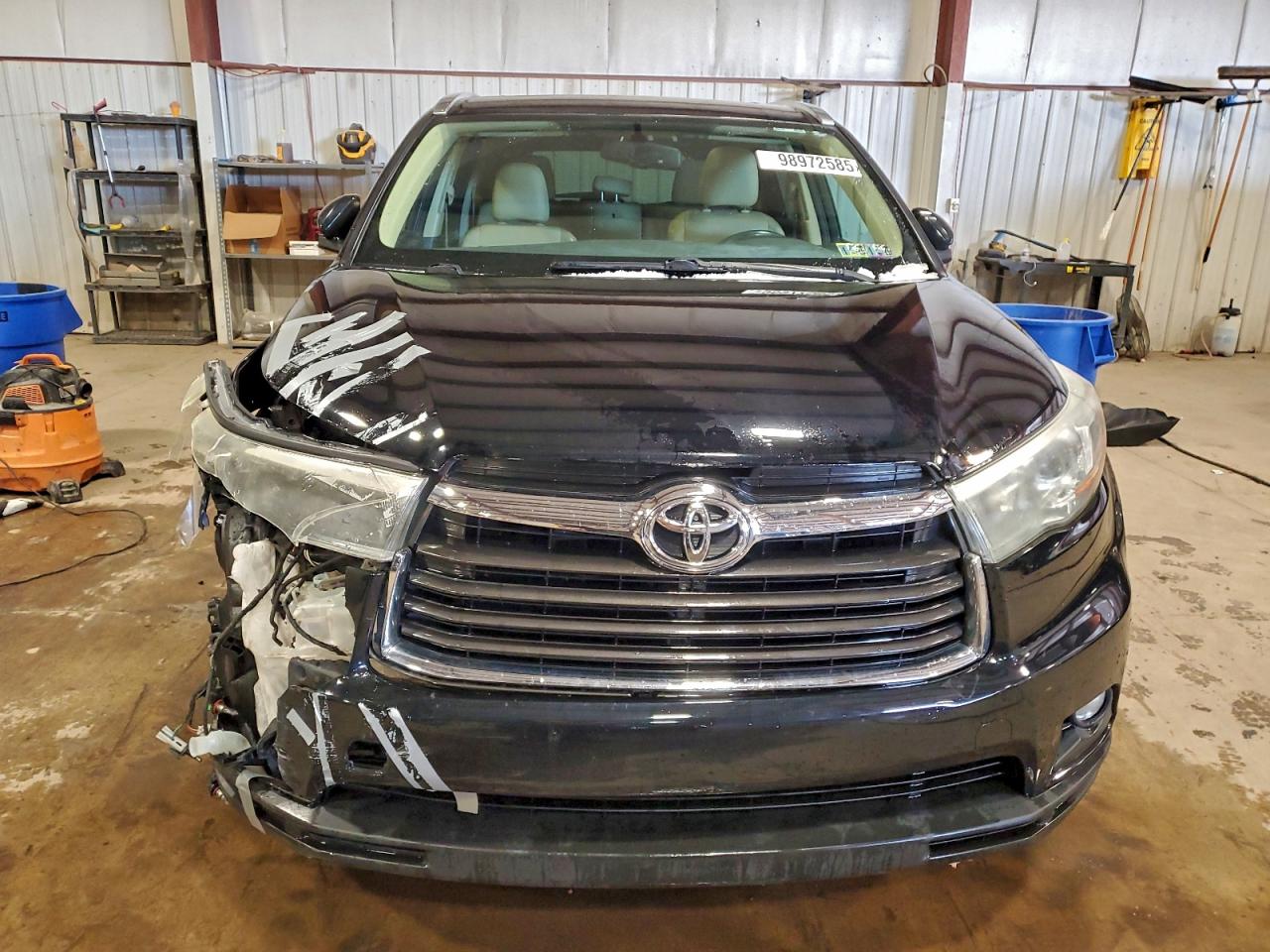 2016 TOYOTA HIGHLANDER XLE photo 5