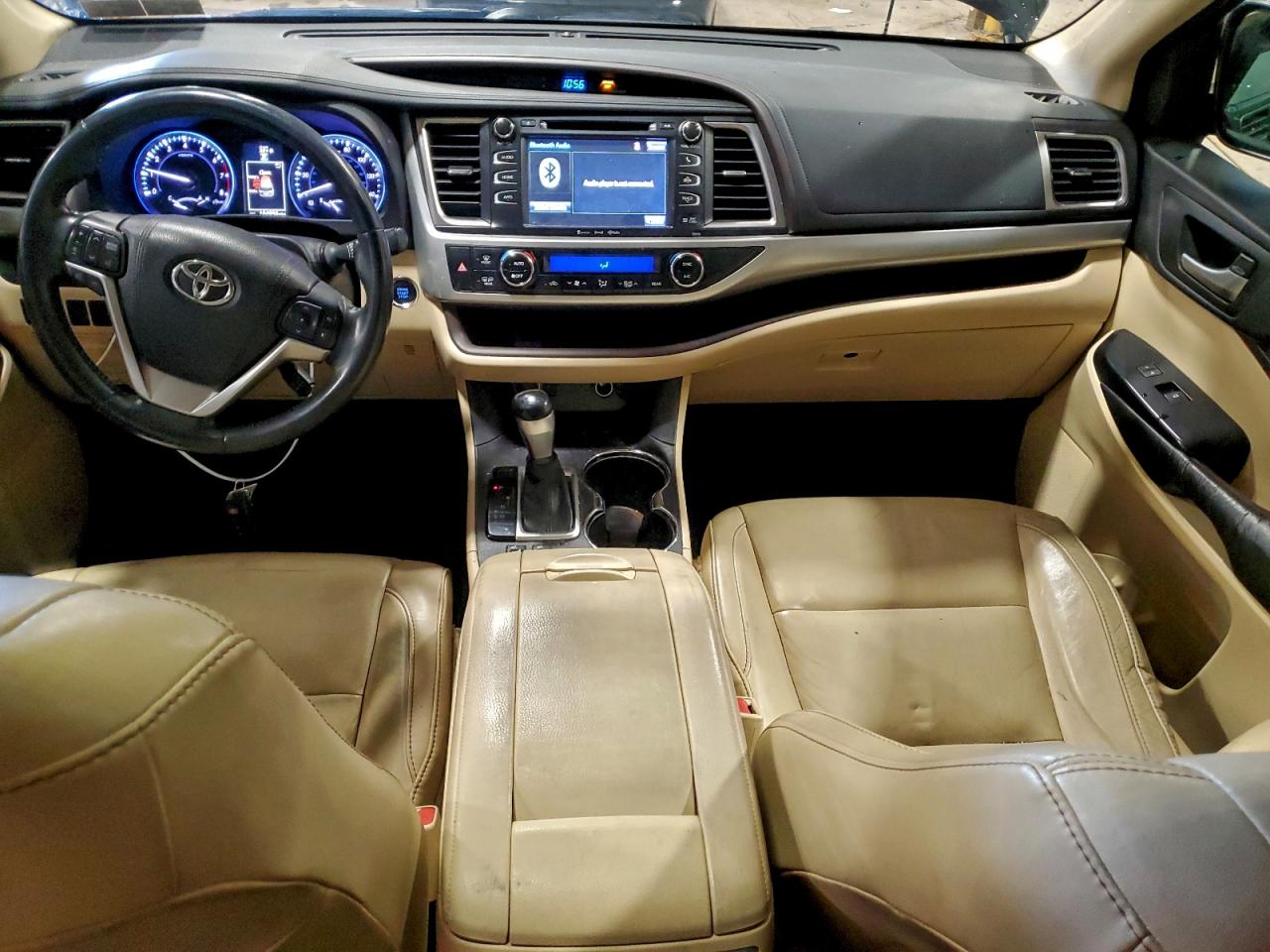 2016 TOYOTA HIGHLANDER XLE photo 8