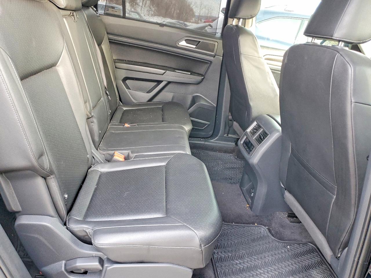 2018 VOLKSWAGEN ATLAS SE photo 11