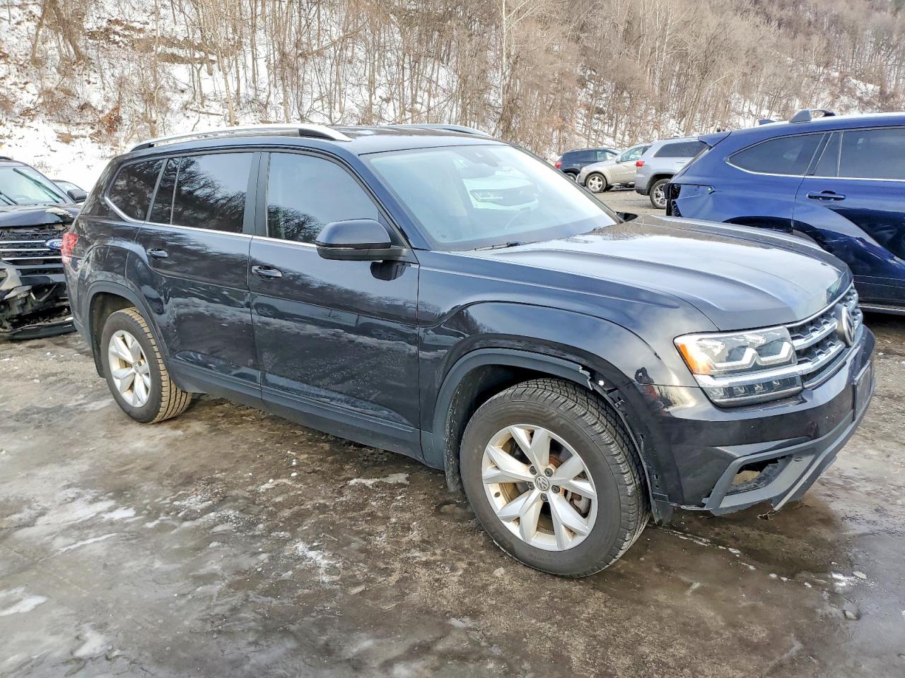 2018 VOLKSWAGEN ATLAS SE photo 4