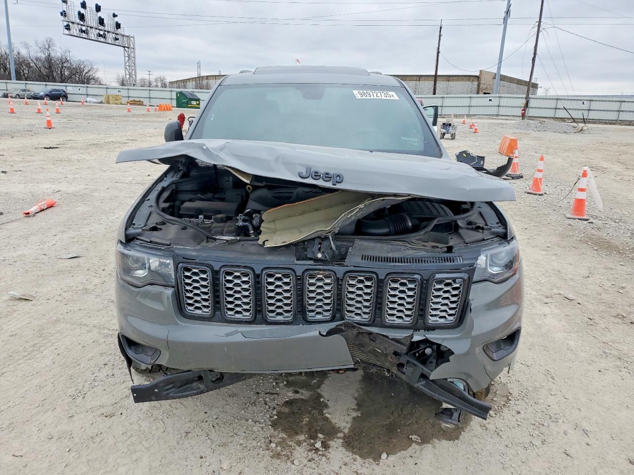 2019 JEEP GRAND CHEROKEE LAREDO photo 9