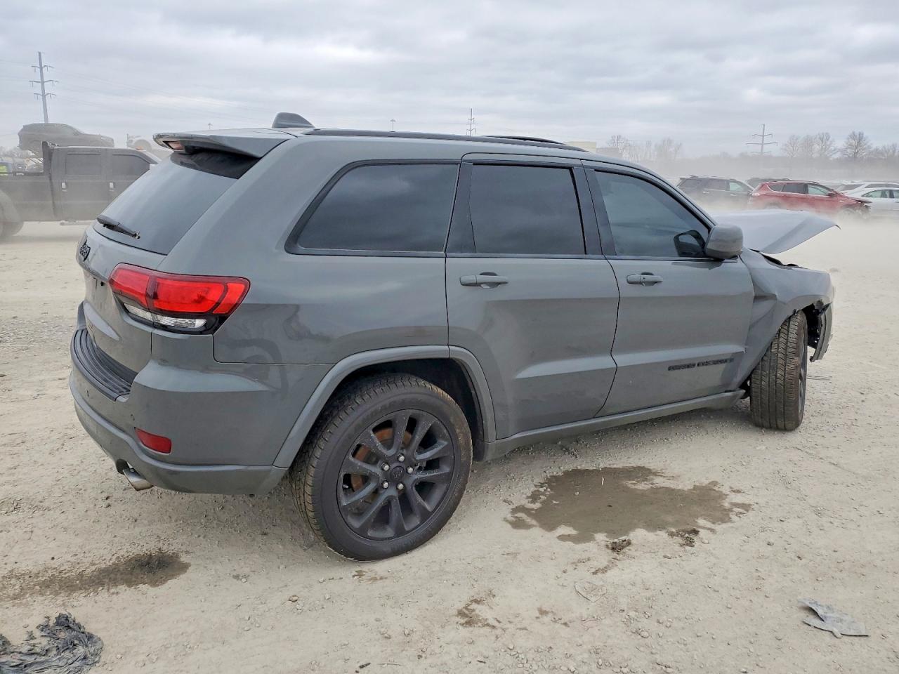 2019 JEEP GRAND CHEROKEE LAREDO photo 5