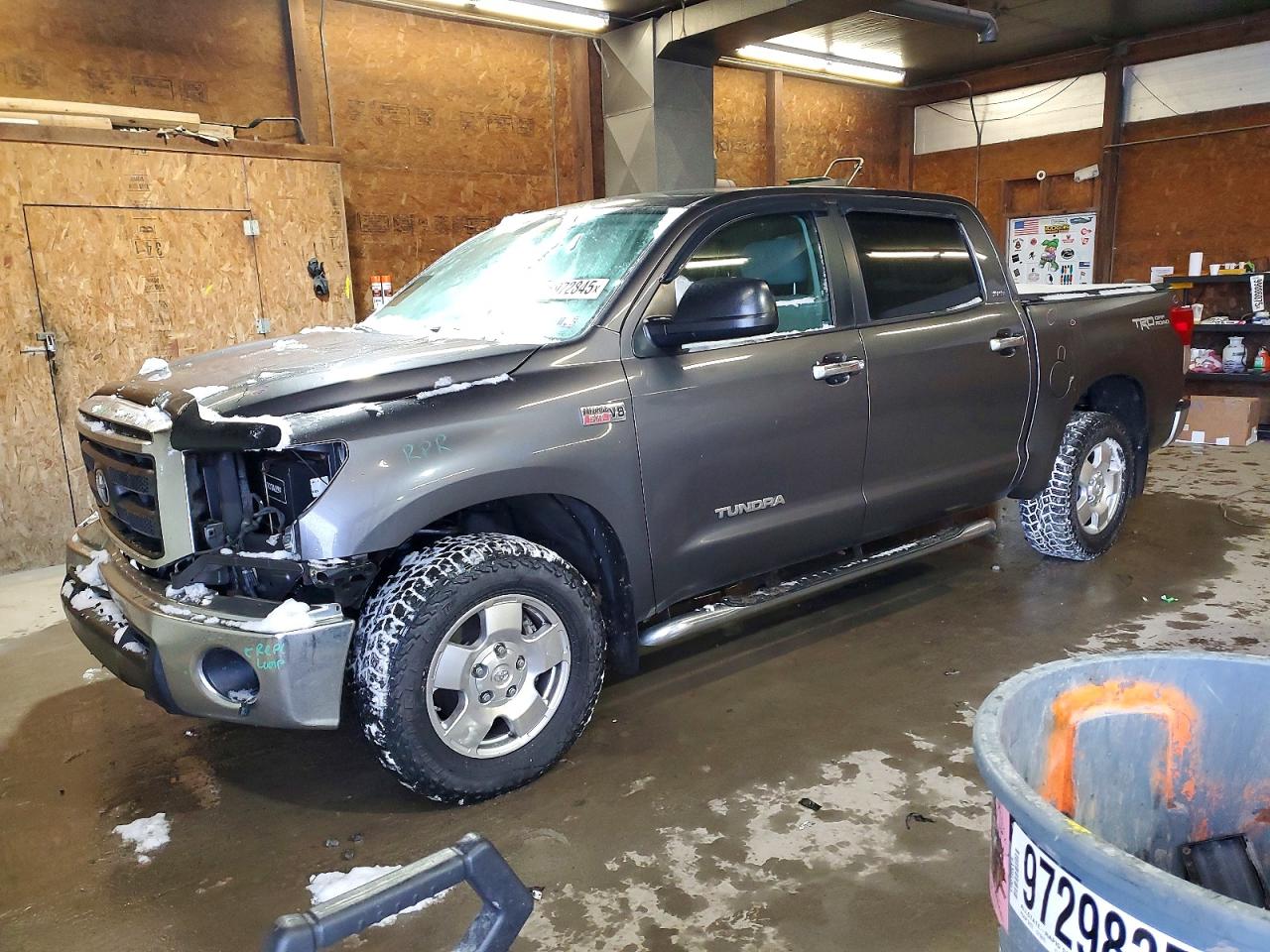 2011 TOYOTA TUNDRA