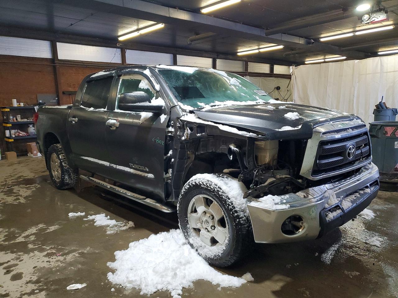 2011 TOYOTA TUNDRA CREWMAX SR5 photo 4