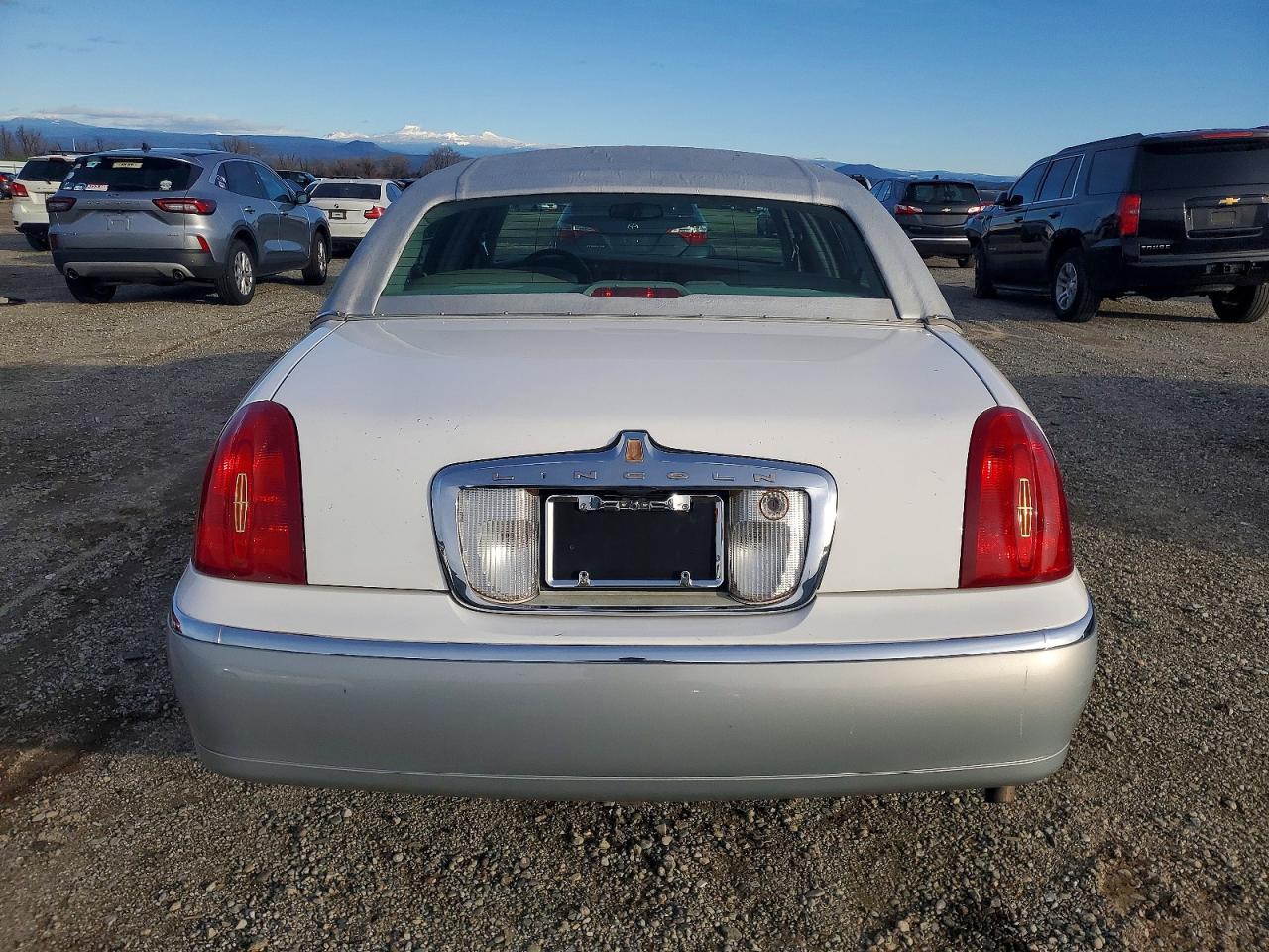 2001 LINCOLN TOWN CAR EXECUTIVE photo 6