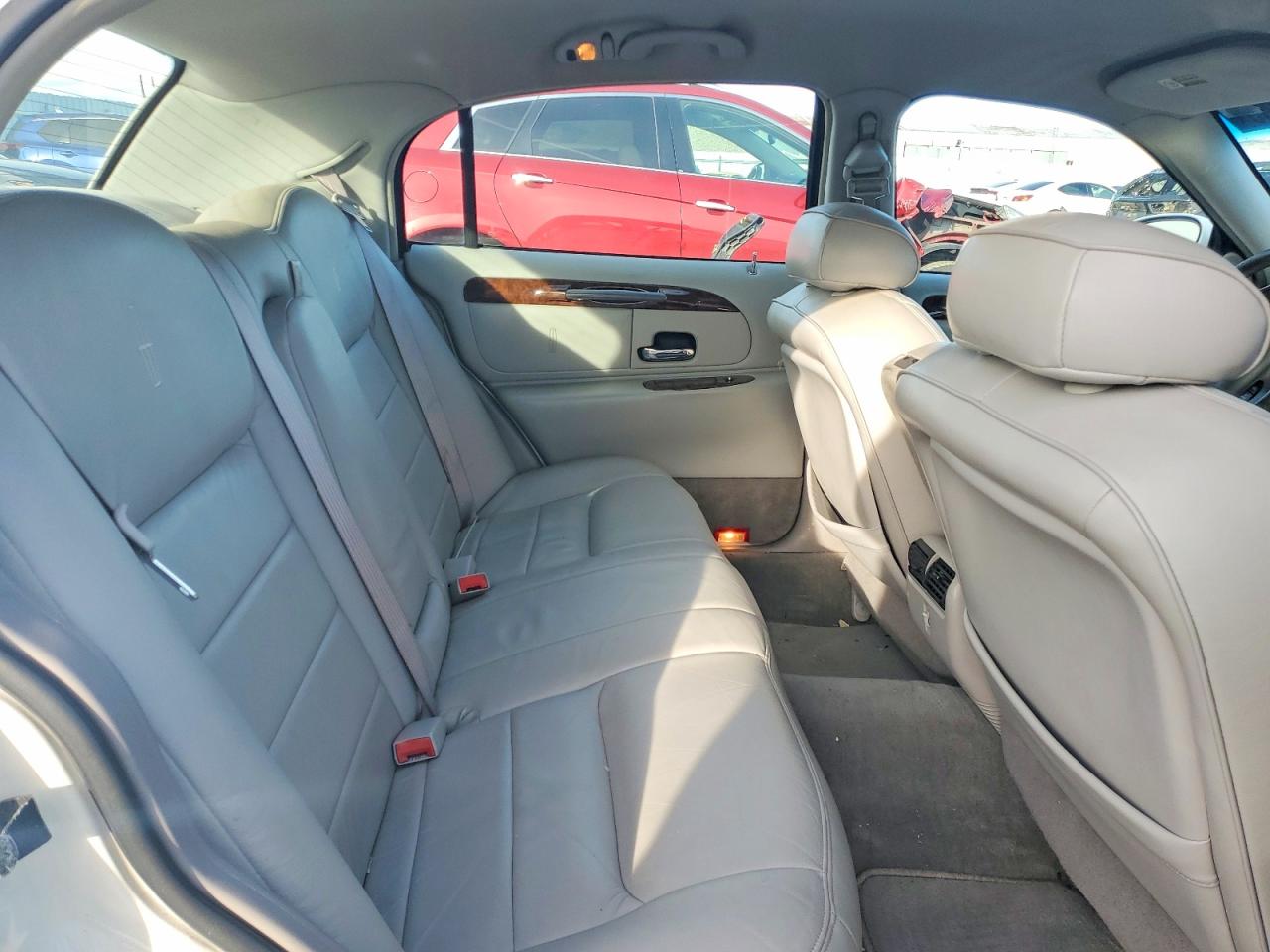 2001 LINCOLN TOWN CAR EXECUTIVE photo 10