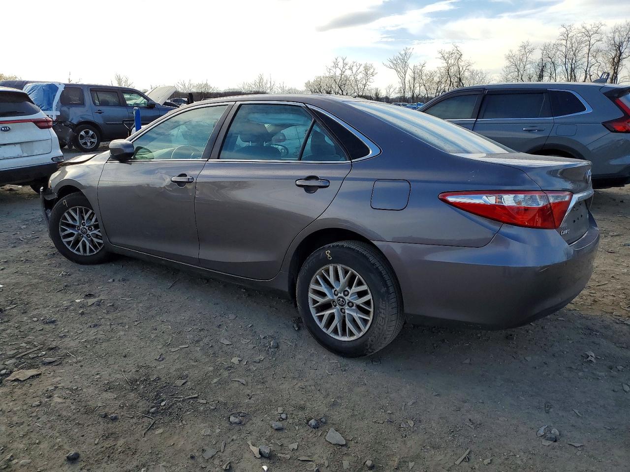 2017 TOYOTA CAMRY LE photo 2