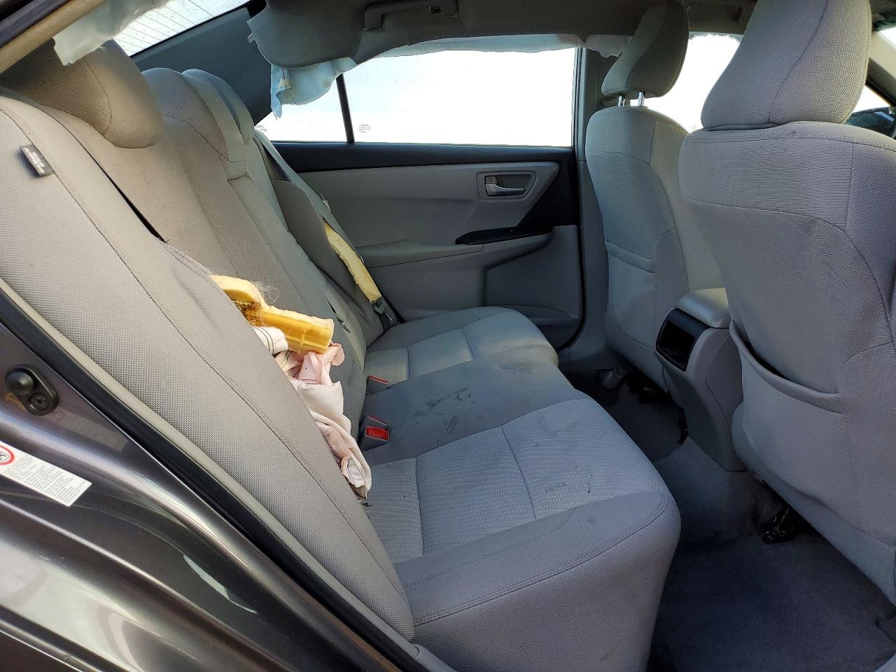 2017 TOYOTA CAMRY LE photo 10