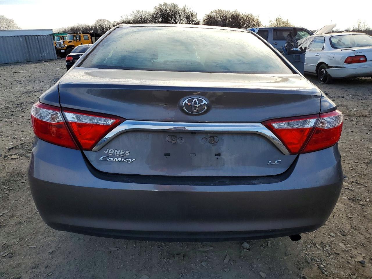 2017 TOYOTA CAMRY LE photo 6