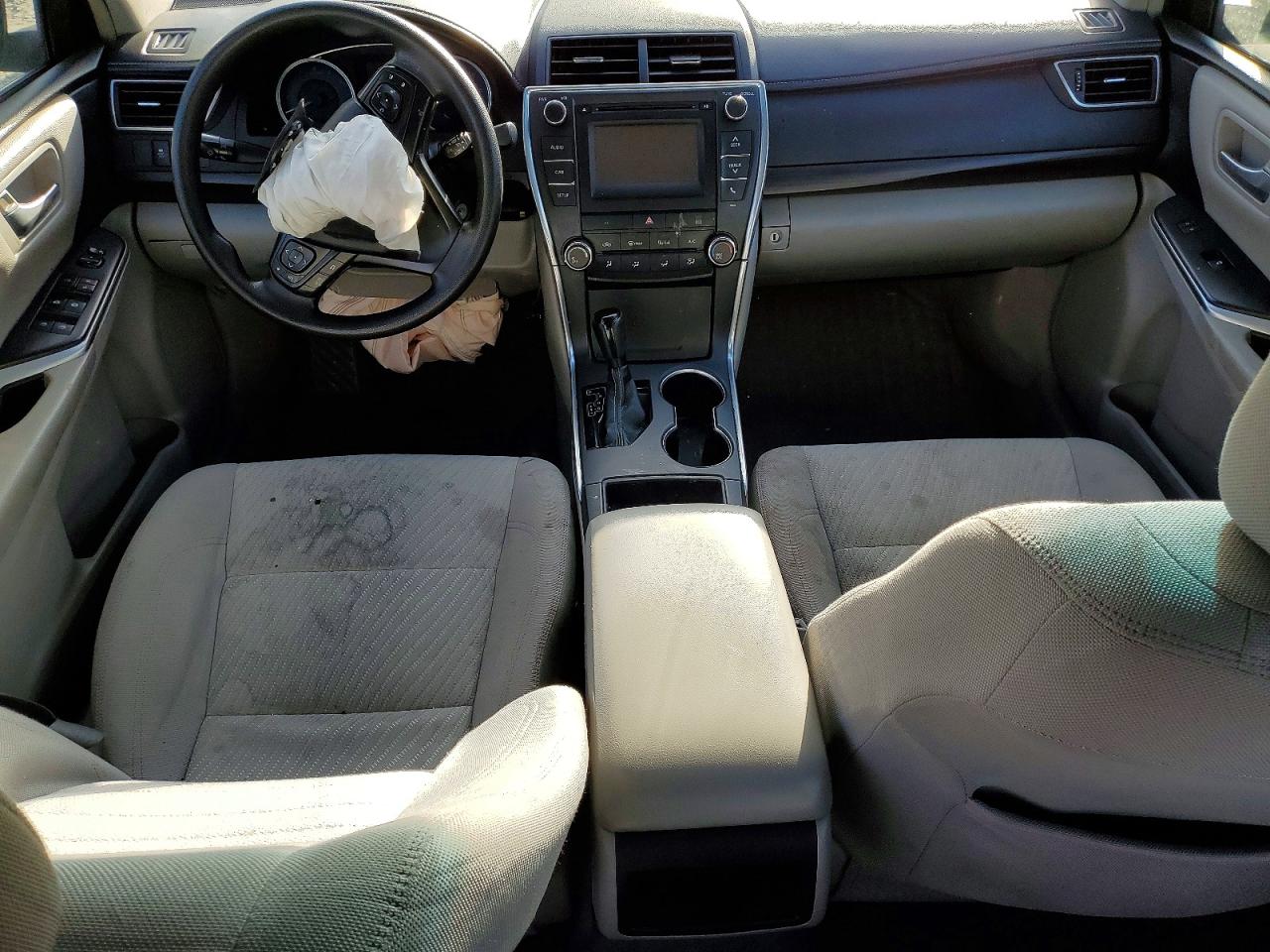 2017 TOYOTA CAMRY LE photo 8