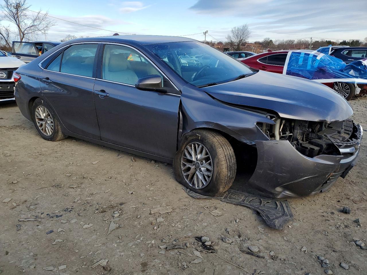 2017 TOYOTA CAMRY LE photo 4