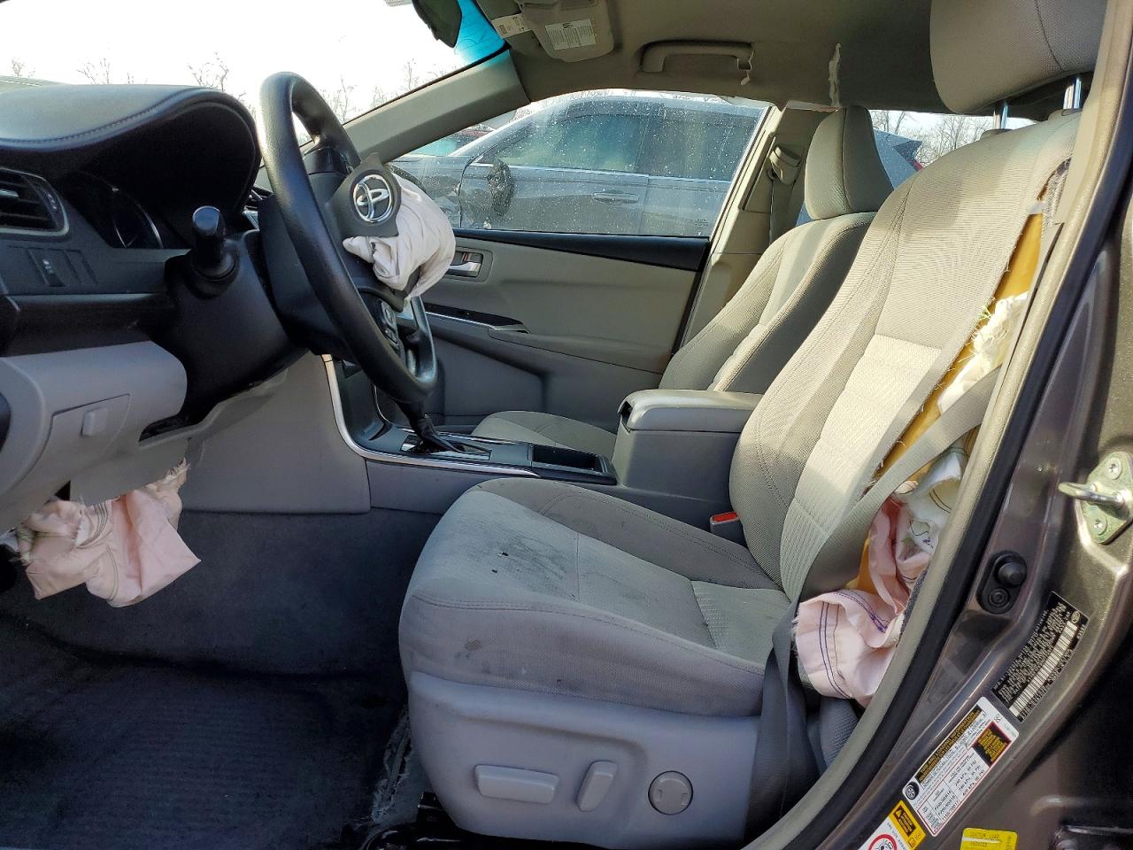 2017 TOYOTA CAMRY LE photo 7