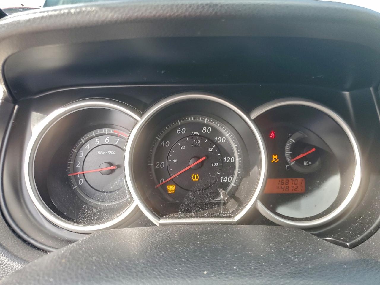 2011 NISSAN VERSA S photo 9