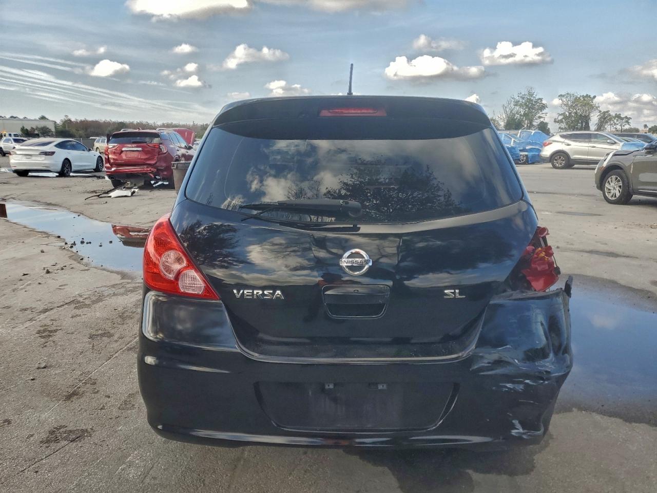 2011 NISSAN VERSA S photo 6