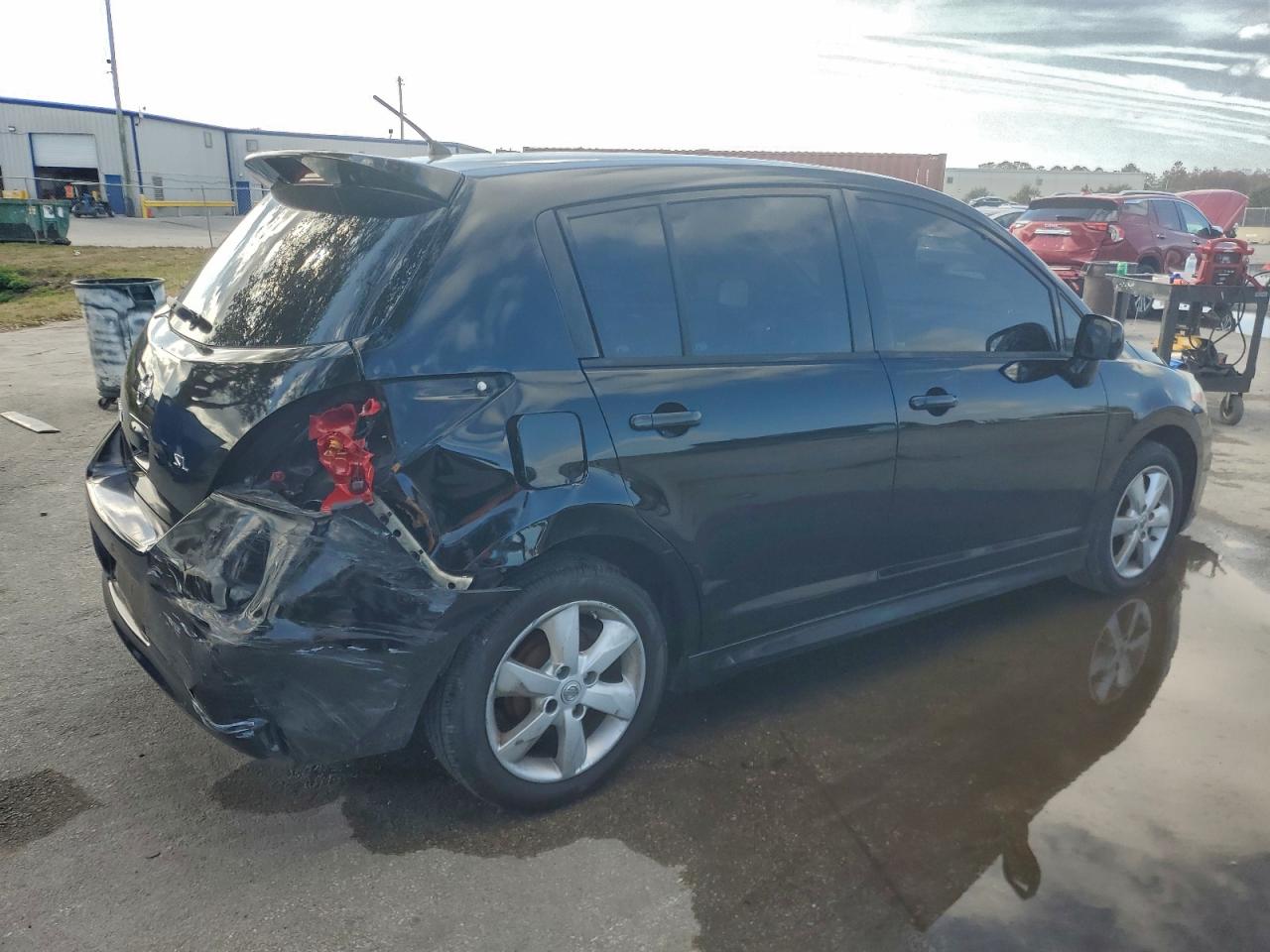 2011 NISSAN VERSA S photo 3
