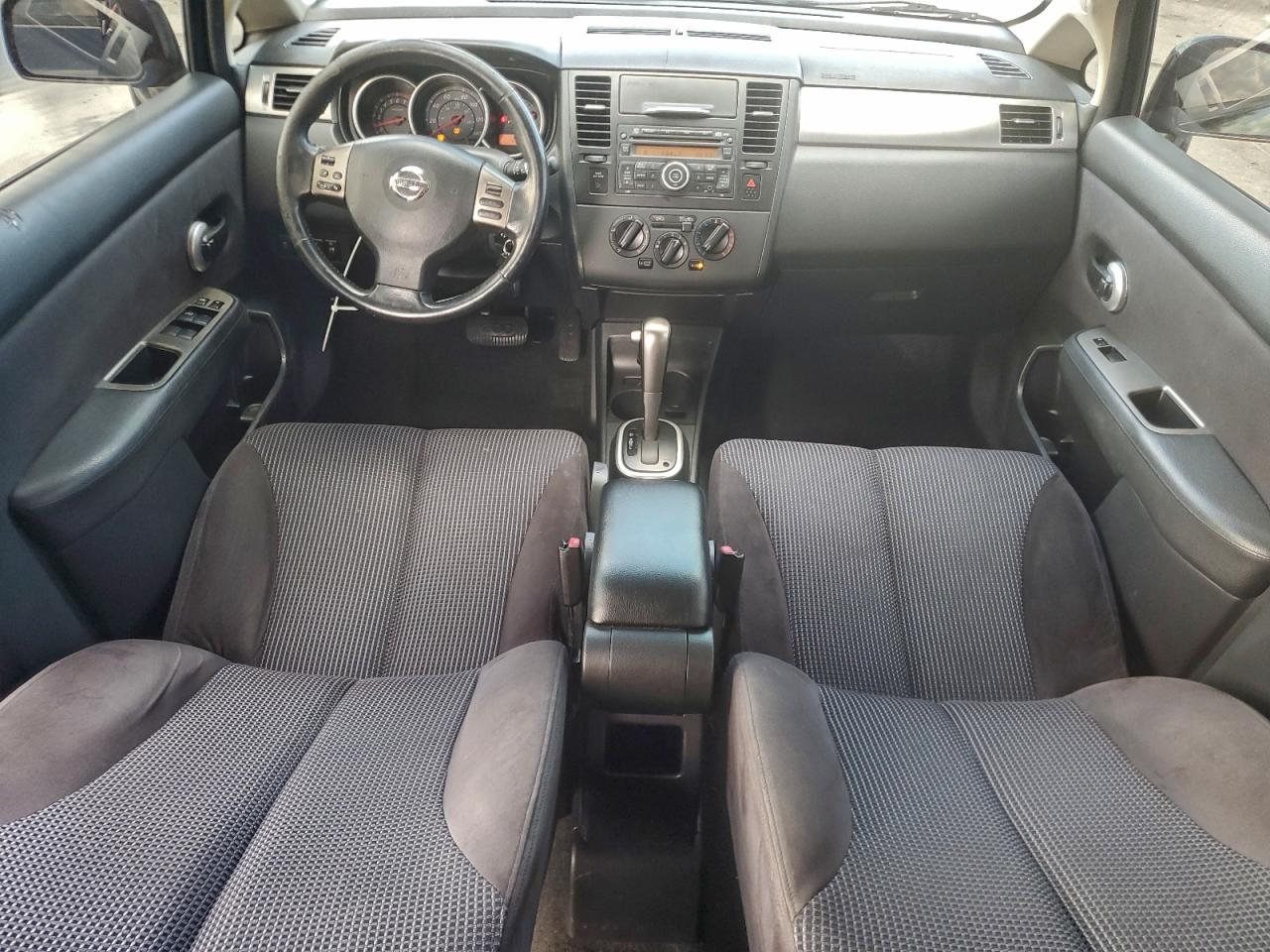 2011 NISSAN VERSA S photo 8