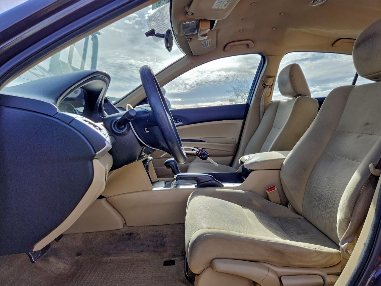 2012 HONDA ACCORD LX photo 7