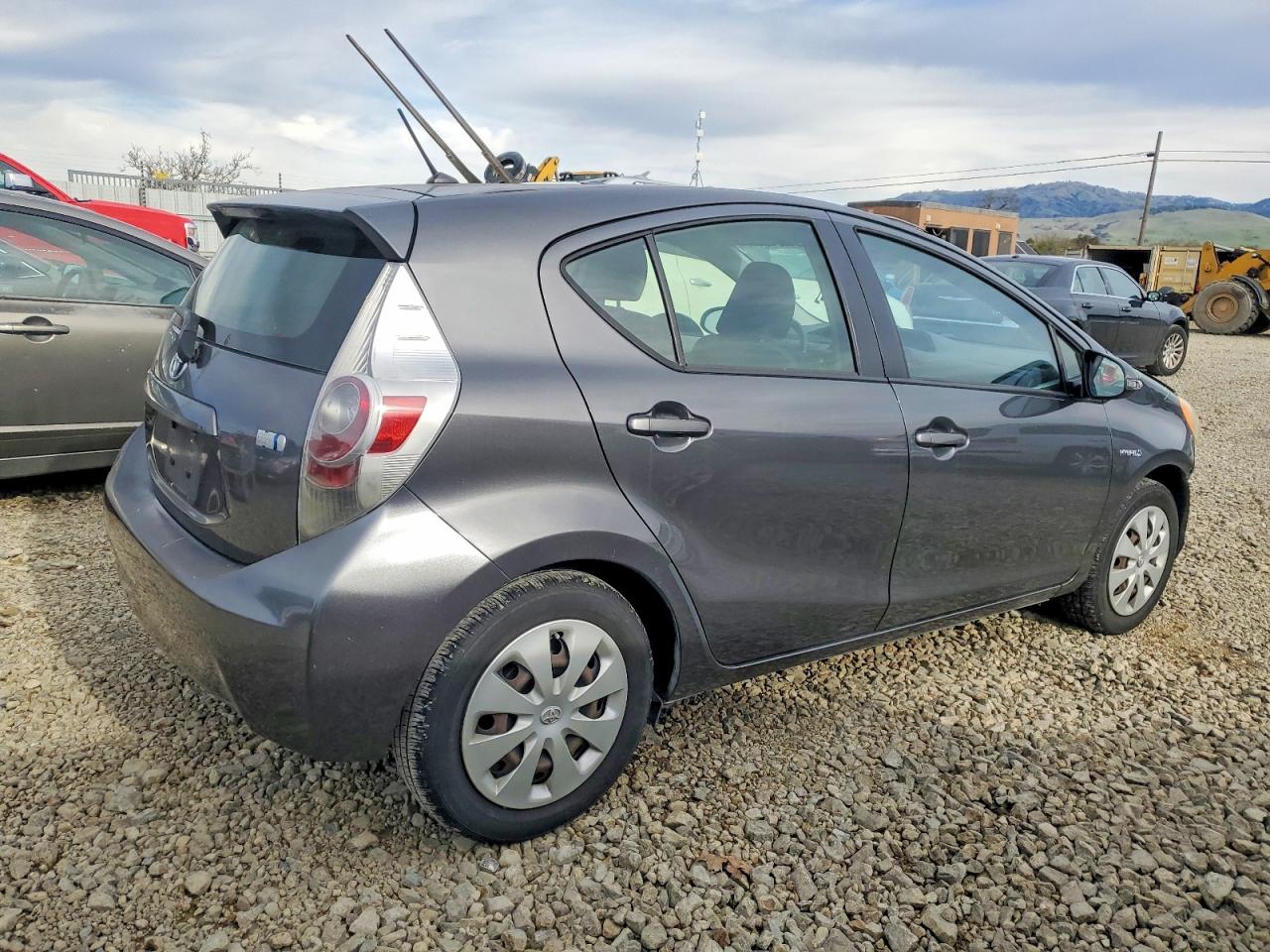 2013 TOYOTA PRIUS C photo 5
