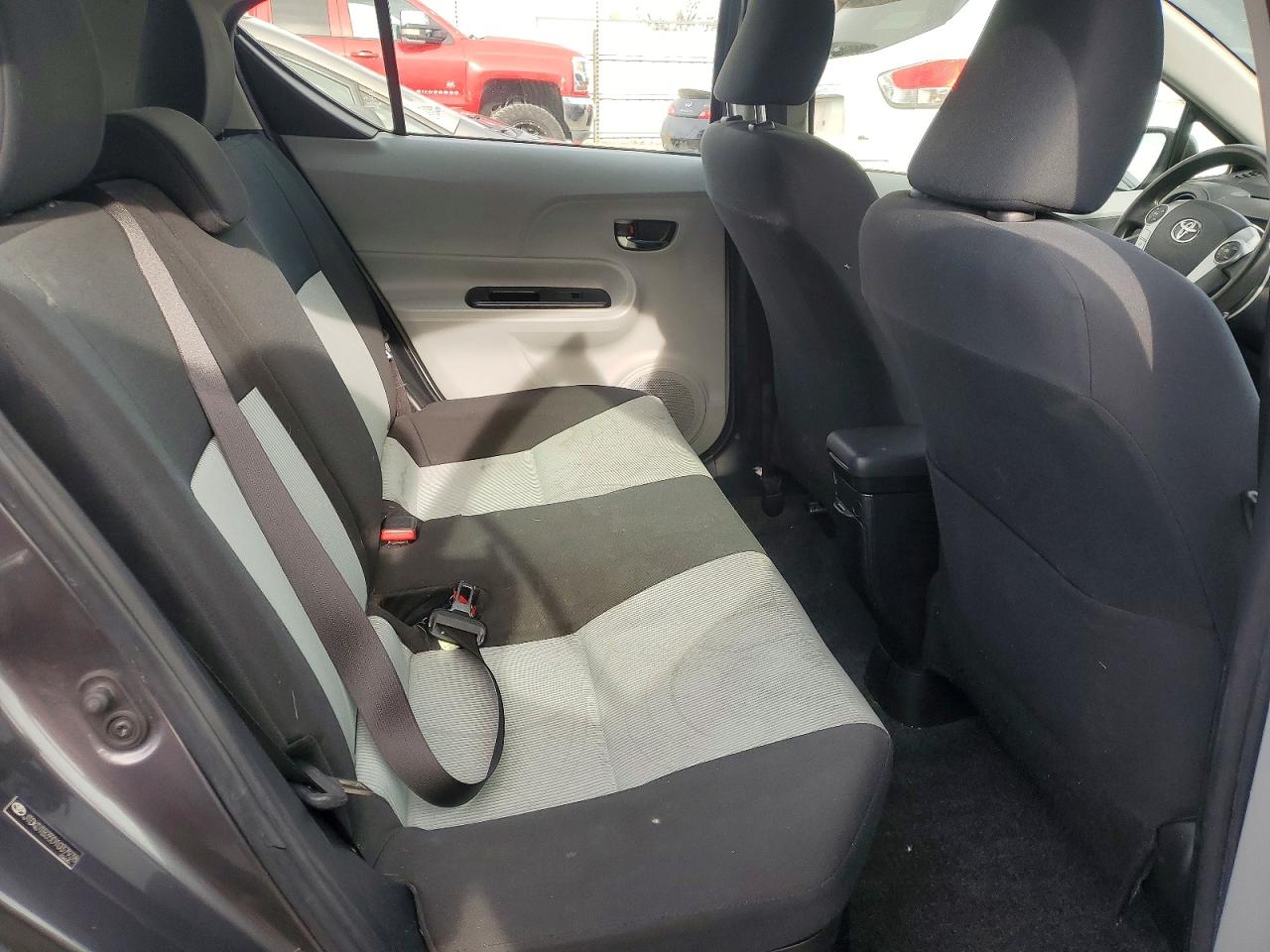 2013 TOYOTA PRIUS C photo 19