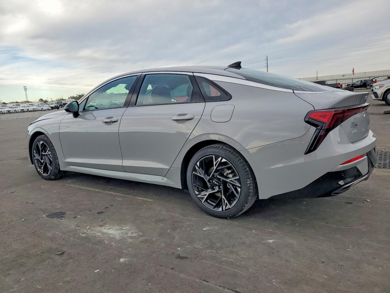2025 KIA K5 GT LINE photo 3
