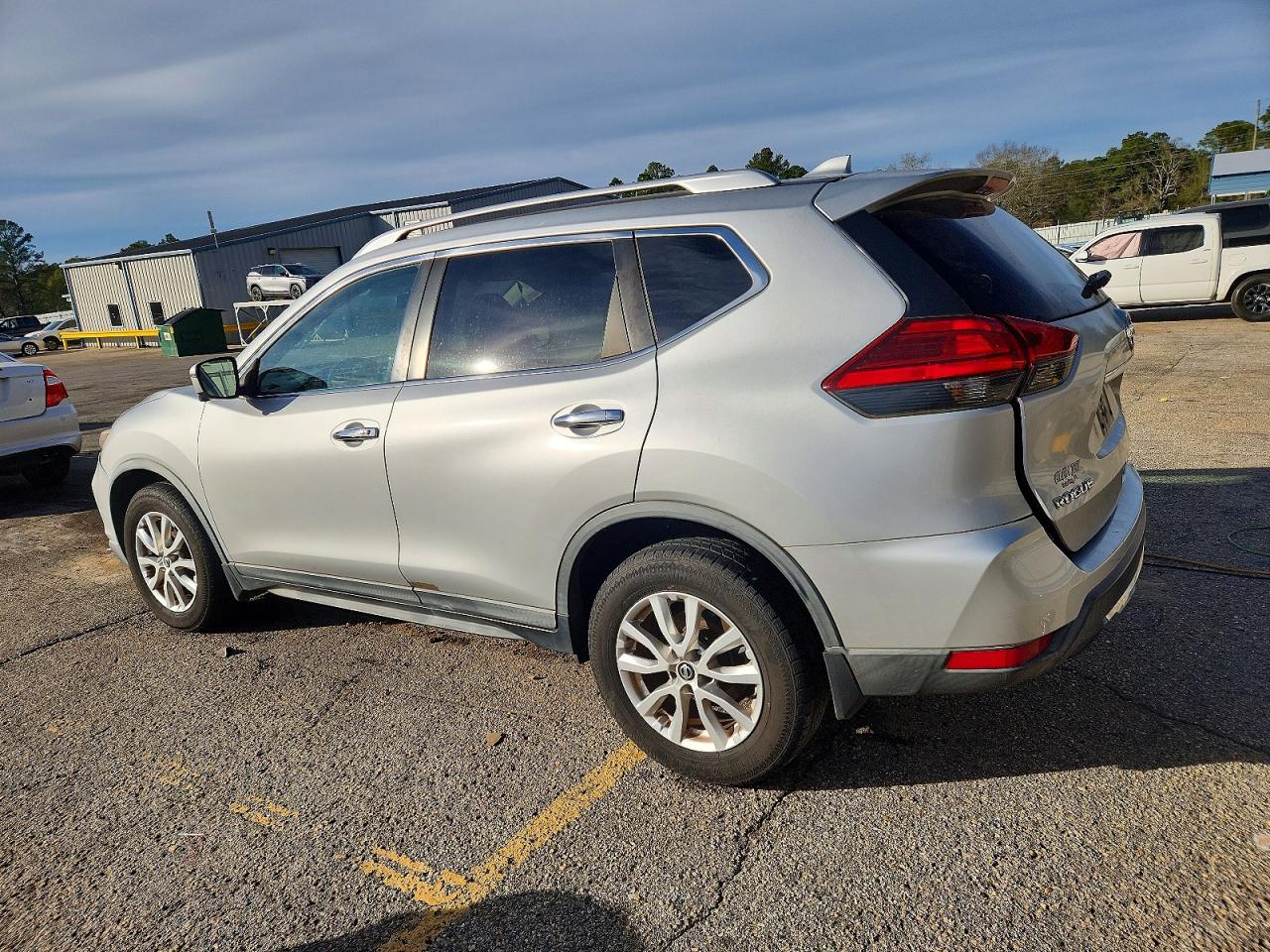 2017 NISSAN ROGUE S photo 2