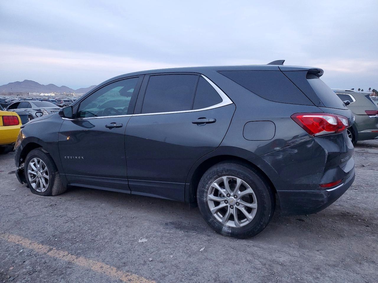 2021 CHEVROLET EQUINOX LT photo 3