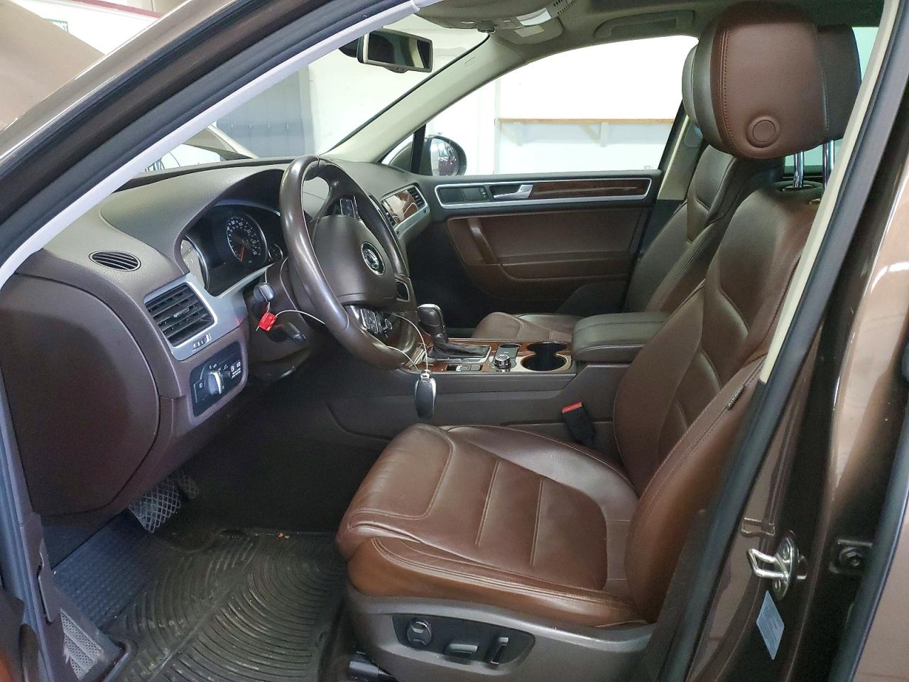 2012 VOLKSWAGEN TOUAREG V6 TDI photo 7