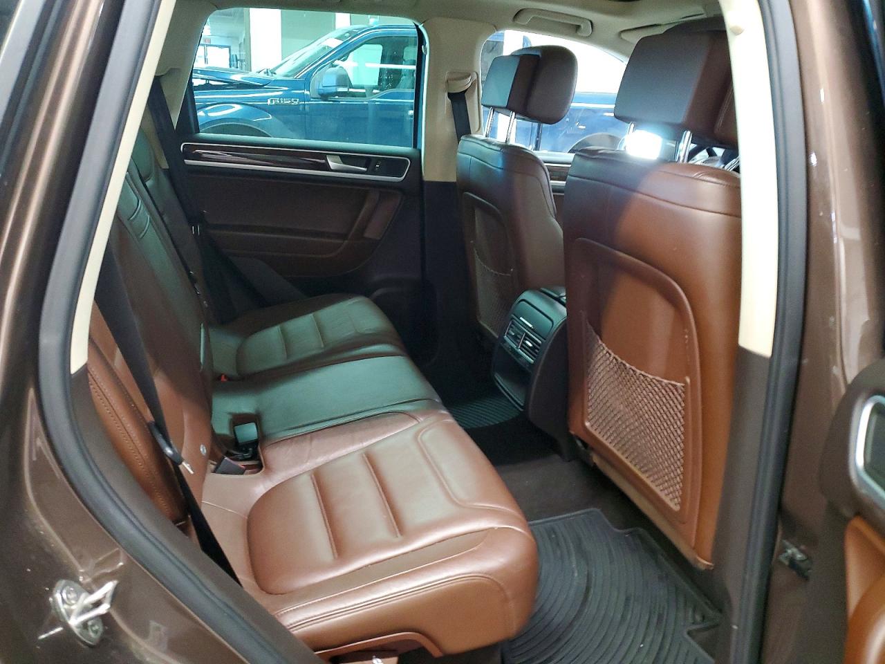 2012 VOLKSWAGEN TOUAREG V6 TDI photo 11