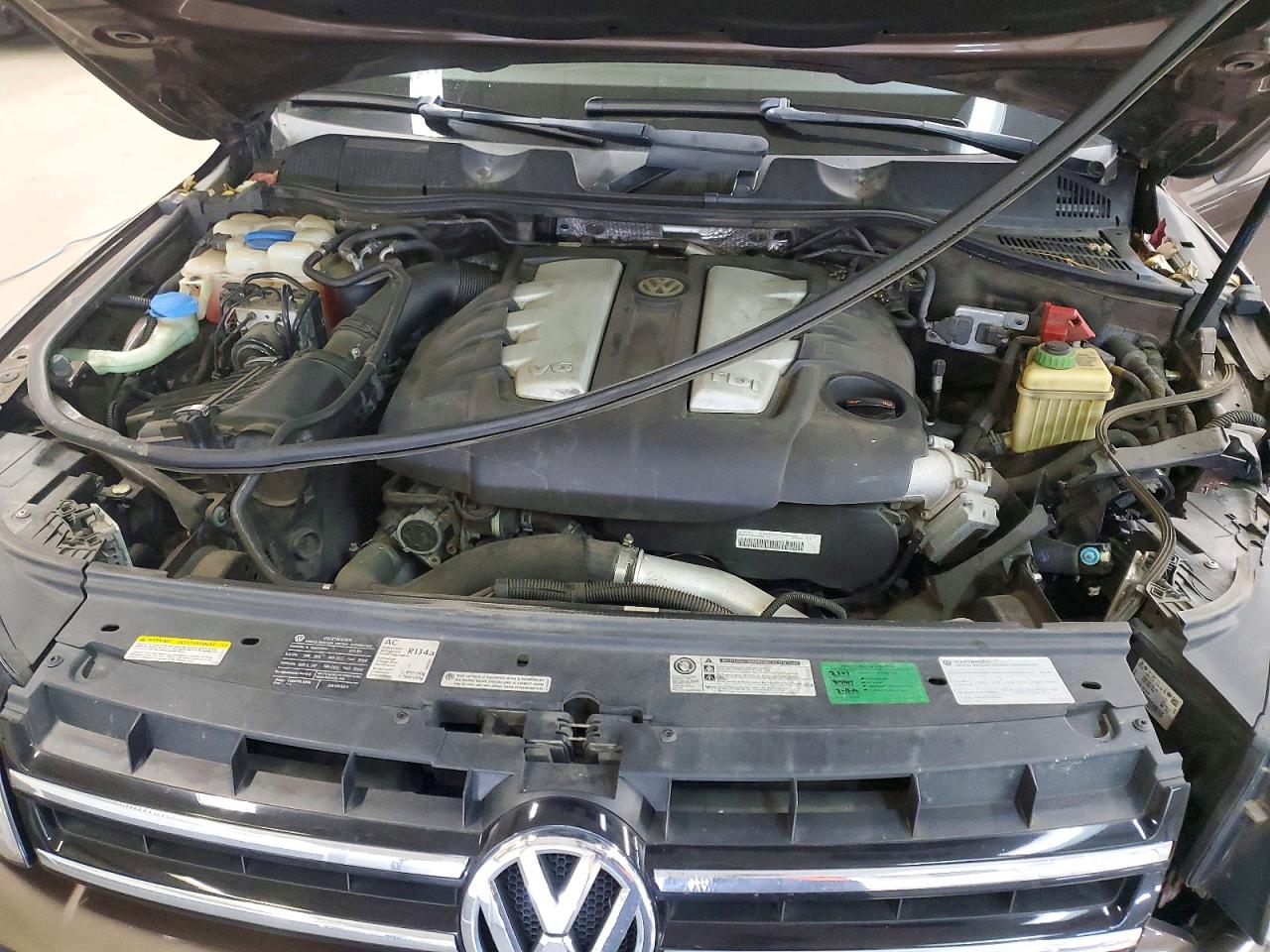 2012 VOLKSWAGEN TOUAREG V6 TDI photo 12