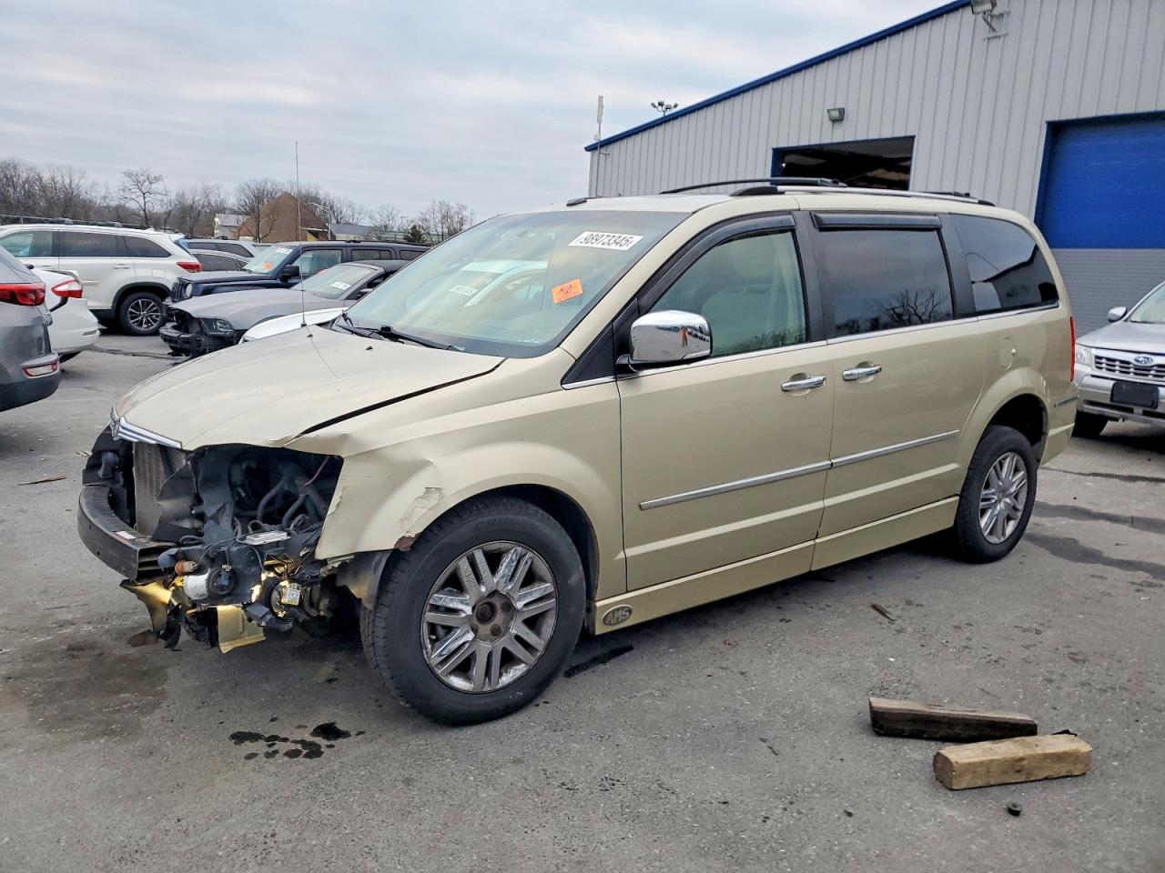 2010 CHRYSLER TOWN & COUNTRY