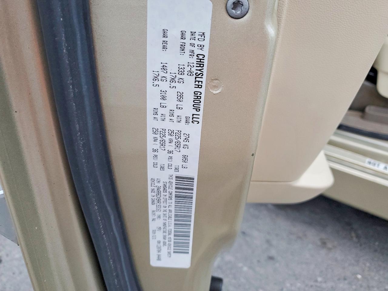 2010 CHRYSLER TOWN & COUNTRY LIMITED photo 13