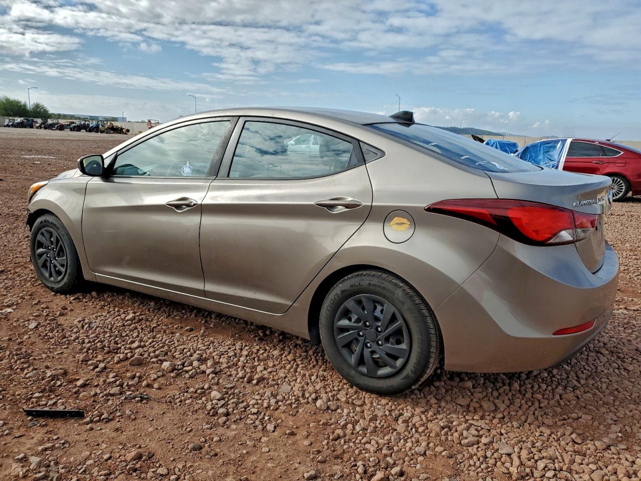2016 HYUNDAI ELANTRA SE photo 2